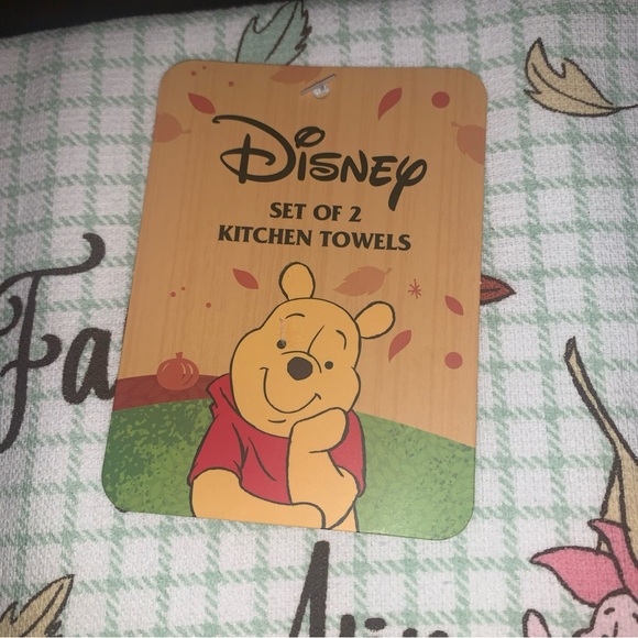 Disney Winnie & Piglet "Fall is in the Air” 2 pc Kitchen Dish Towel Set NWT - Picture 3 of 9